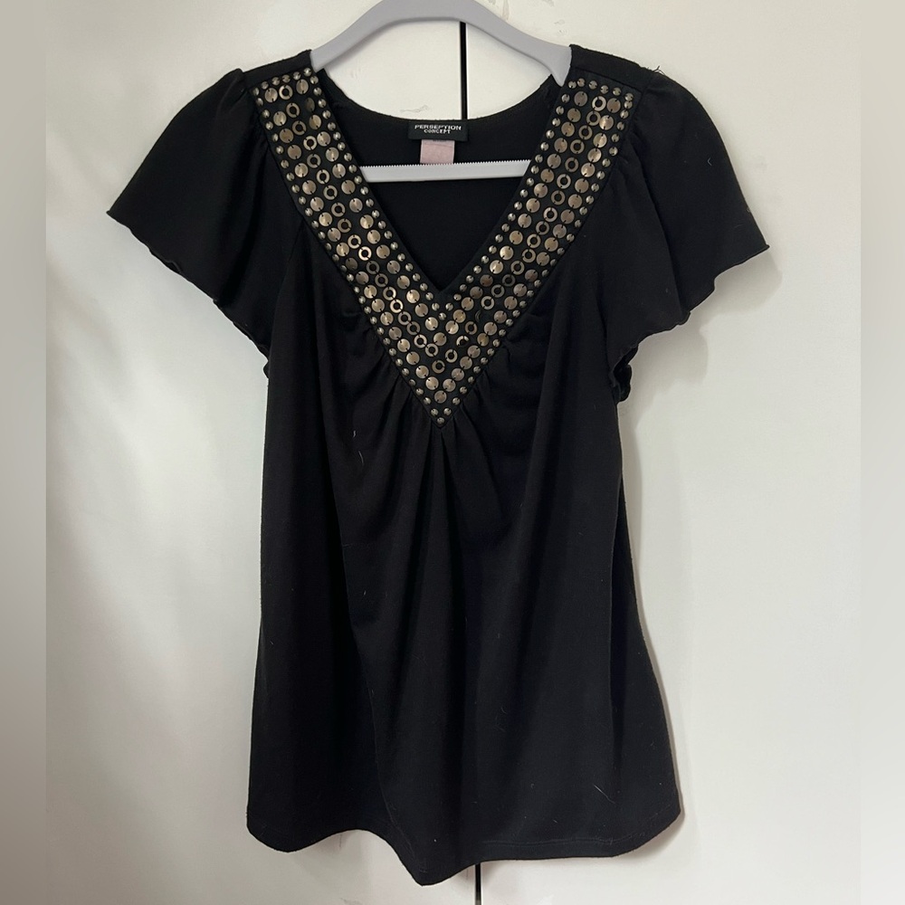 Old 2010’s style blouse with gold detailing